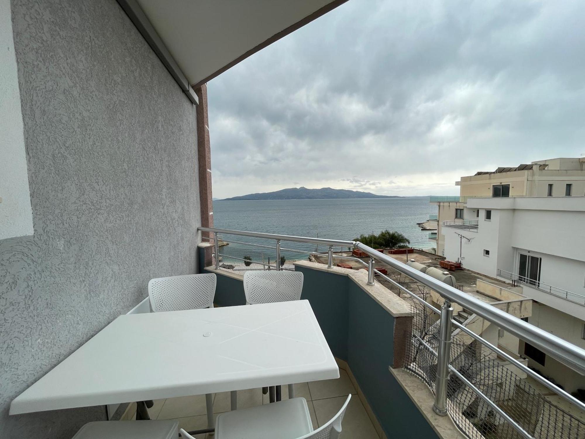Susy Sea View Apartment ساراندا المظهر الخارجي الصورة