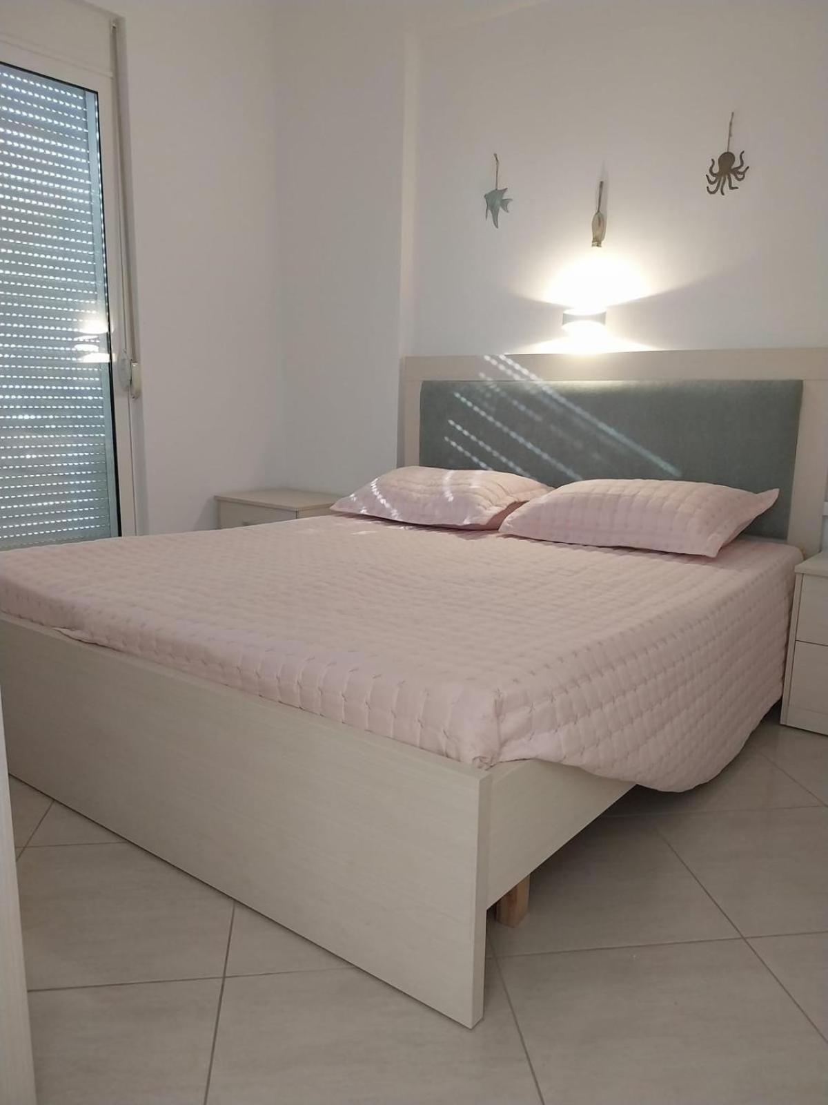Susy Sea View Apartment ساراندا المظهر الخارجي الصورة